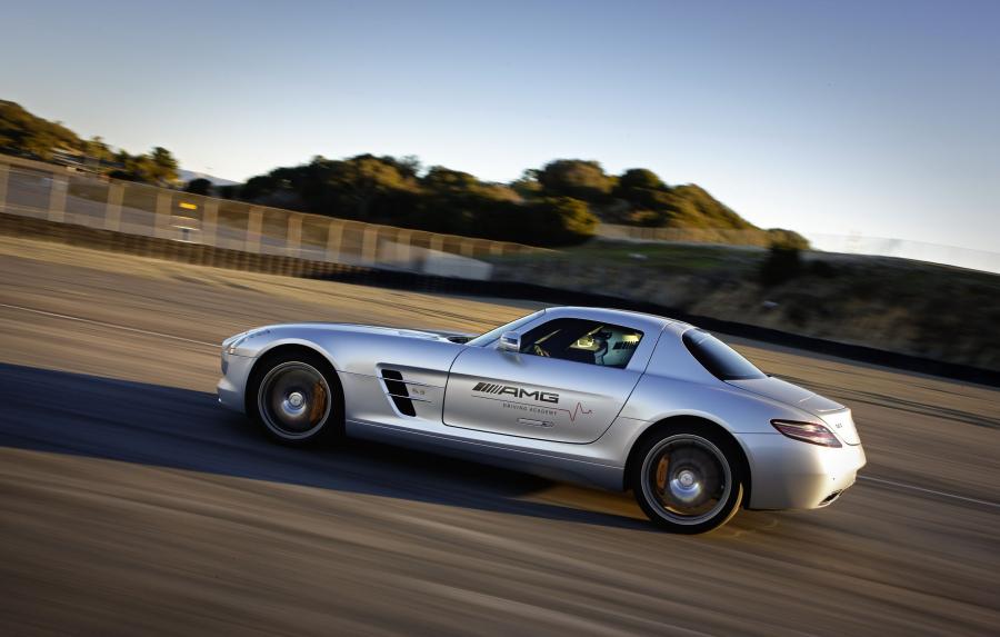  Mercedes-Benz SLS AMG 2010 года  (фото 146 из 526)